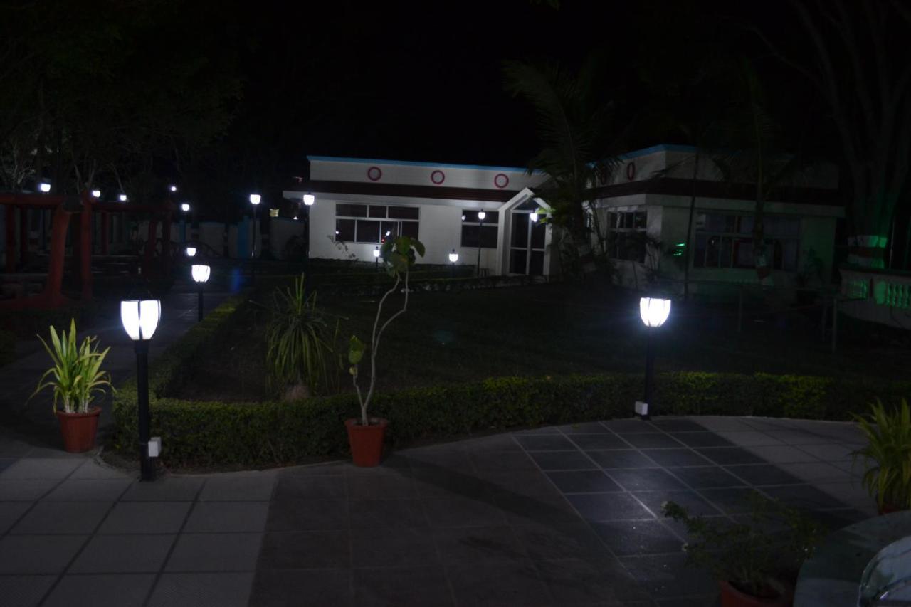 Fun And Food Resort & Holidays Harsola Dış mekan fotoğraf
